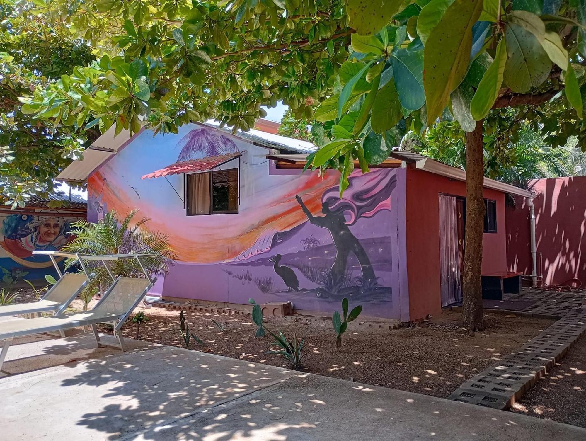 Tamahostel & Glamping Tamarindo Exteriör bild